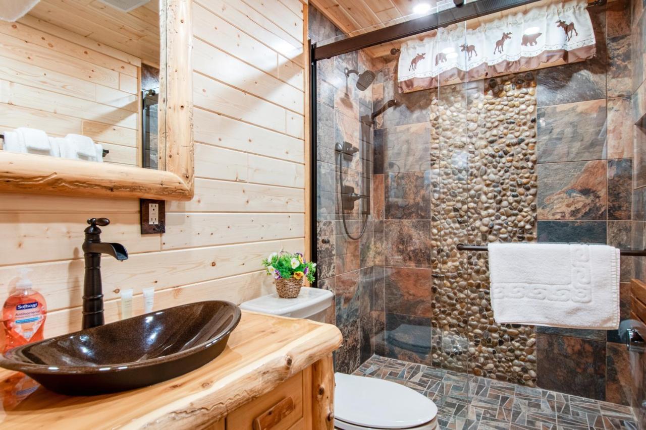 Catfish Lake Home Eagle River Exterior photo