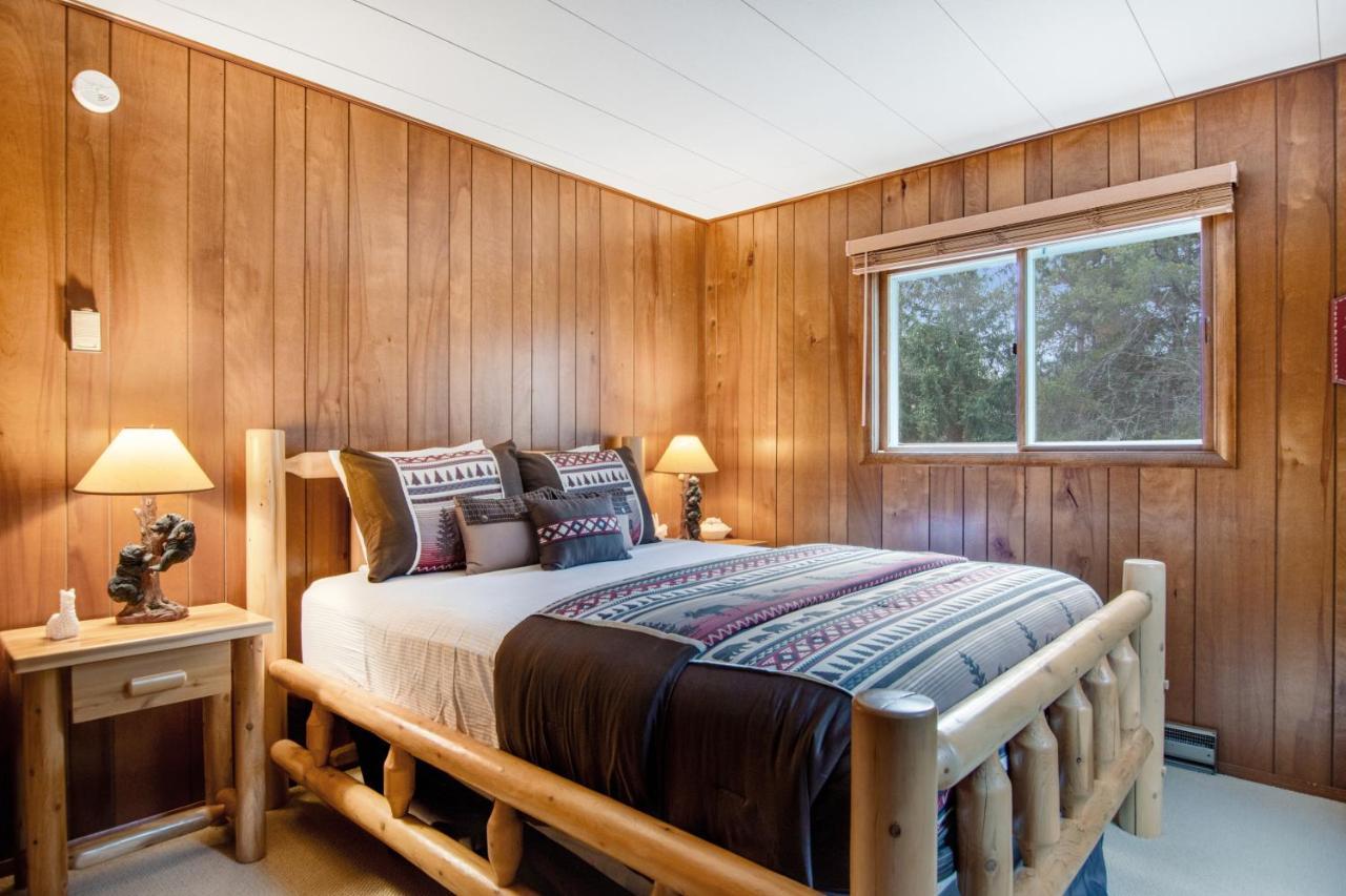 Catfish Lake Home Eagle River Exterior photo